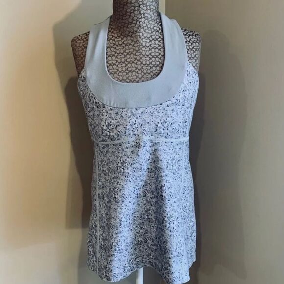 lululemon athletica Tops - Lululemon Lulu Tank Gray White Print Scoop Neck Racerback Athletic Top Size 6